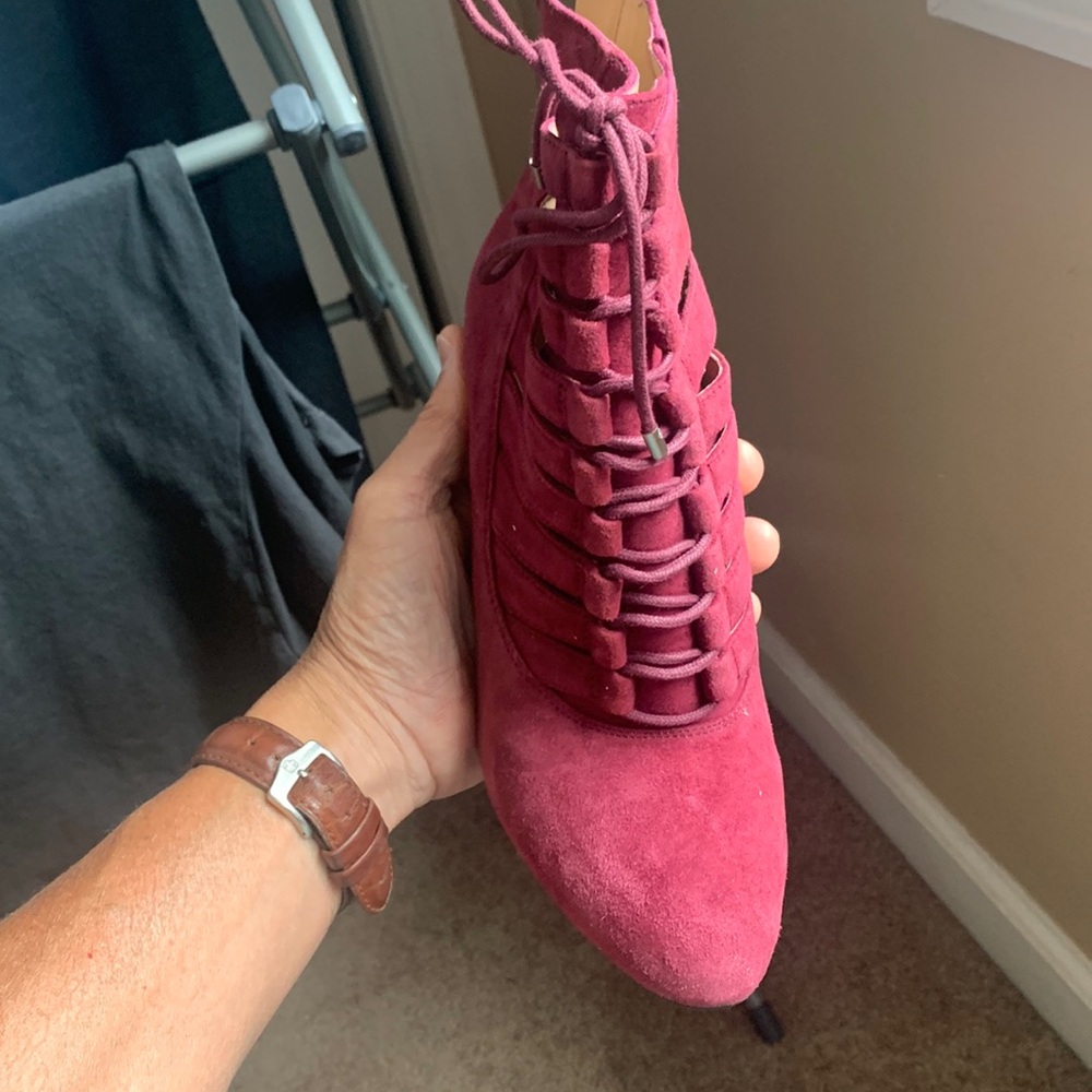 BCBGeneration women suede shoes.